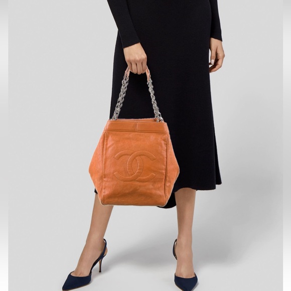 Tangerine Orange Chanel Shoulder Bag - Picture 4 of 9